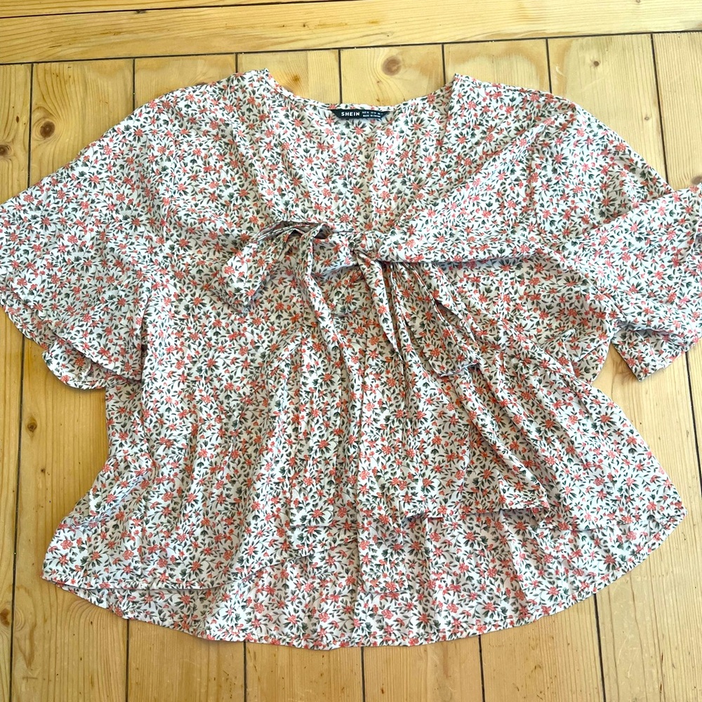 Cropped Floral SHEIN Top